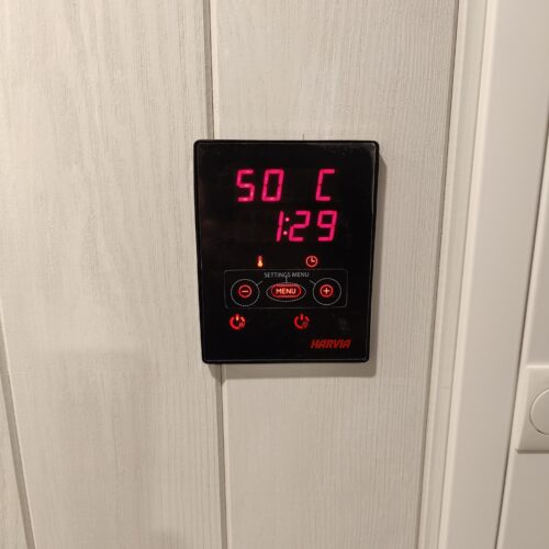 Mājīgs atpūtas namiņš mežā pie Iecavas upes “Mazā zīle”